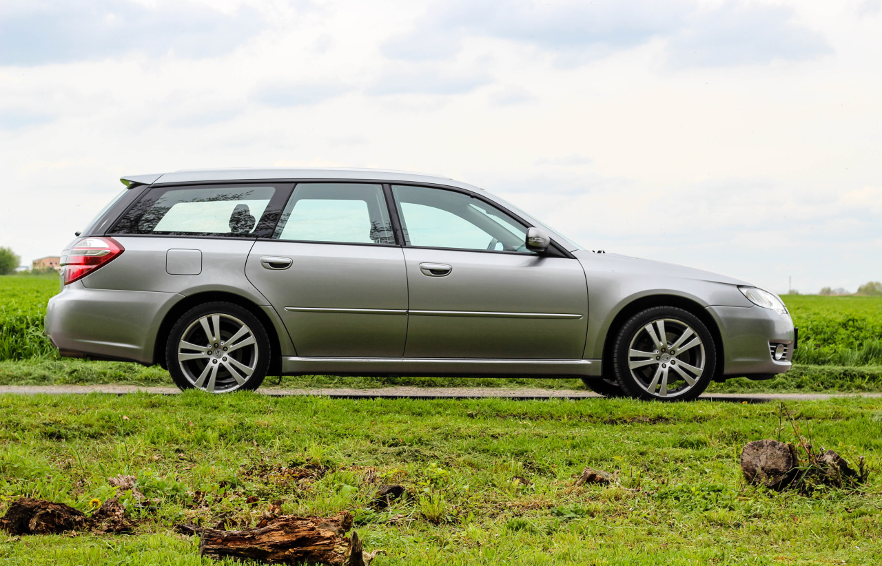 subaru-legacy-3-0r-exterior-7