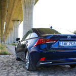 lexus-is-300h-exterior-18