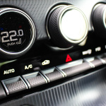 jaguar-f-type-coupe-2017-interior-3