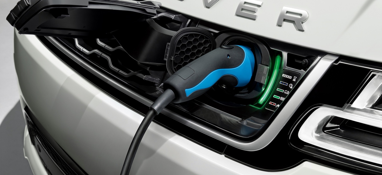 rrs_18my_041017_phev_static_5