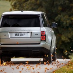 rr_18my_phev_lwb_onroad_101017_02