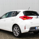 toyota-auris-hybrid-exterior-13