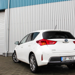 toyota-auris-hybrid-exterior-14
