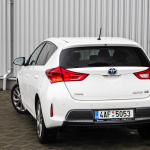 toyota-auris-hybrid-exterior-15