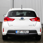 toyota-auris-hybrid-exterior-16