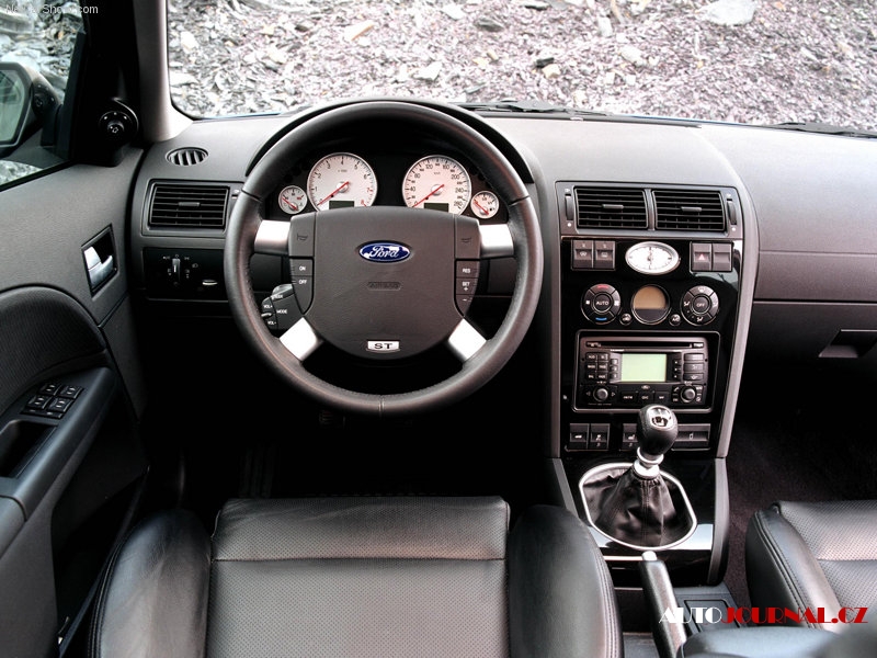 ford-mondeo_st220_2002_800x600_wallpaper_09
