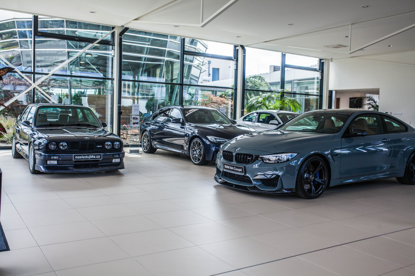 p90286155_highres_new-renocar-showroom