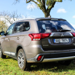 mitsubishi-outlander-my17-exterior-9