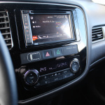 mitsubishi-outlander-my17-interior-2