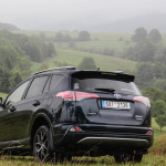 toyota-rav4-hybrid-exterior-10
