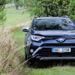 toyota-rav4-hybrid-exterior-2