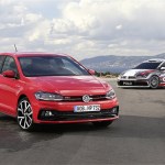 Das neue Serienmodell Polo GTI & die Rally-Version Polo GTI R5 (im Hintergrund)