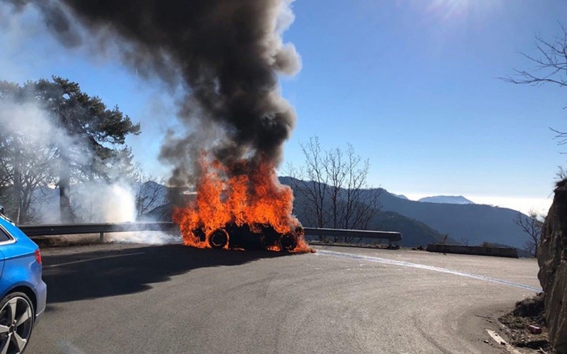 alpine_a110_top_gear_fire_03_800_600