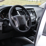 mitsubishi-l200-interior-3