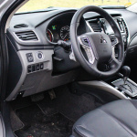 mitsubishi-l200-interior-4