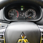 mitsubishi-l200-interior-8