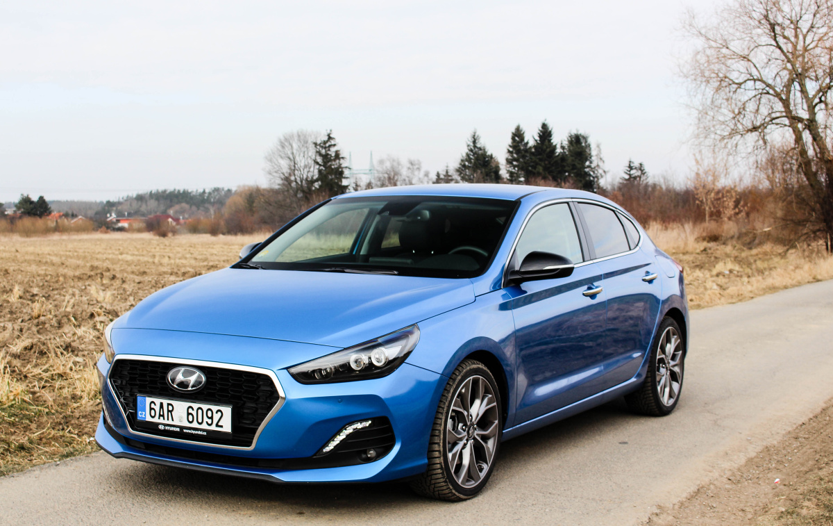 hyundai-i30-fastback-exterior-15
