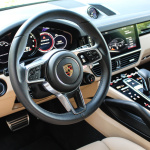 porsche-cayenne-2018-interior-3