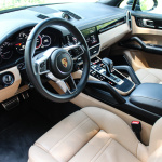 porsche-cayenne-2018-interior-4