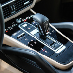 porsche-cayenne-2018-interior-5