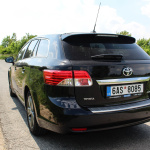 toyota-avensis-exterior-11