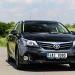 toyota-avensis-exterior-2