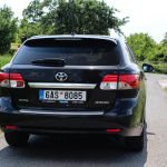 toyota-avensis-exterior-9