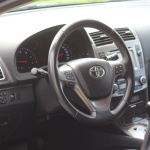 toyota-avensis-interior-1