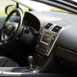 toyota-avensis-interior-9