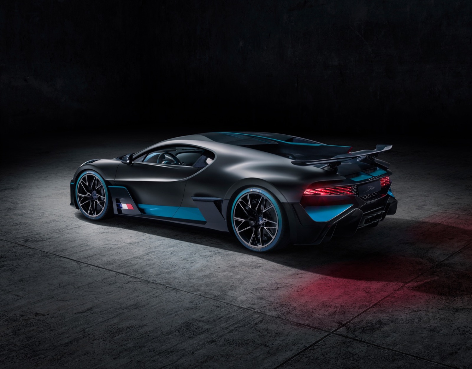 06_bugatti-divo_r34-ele_web