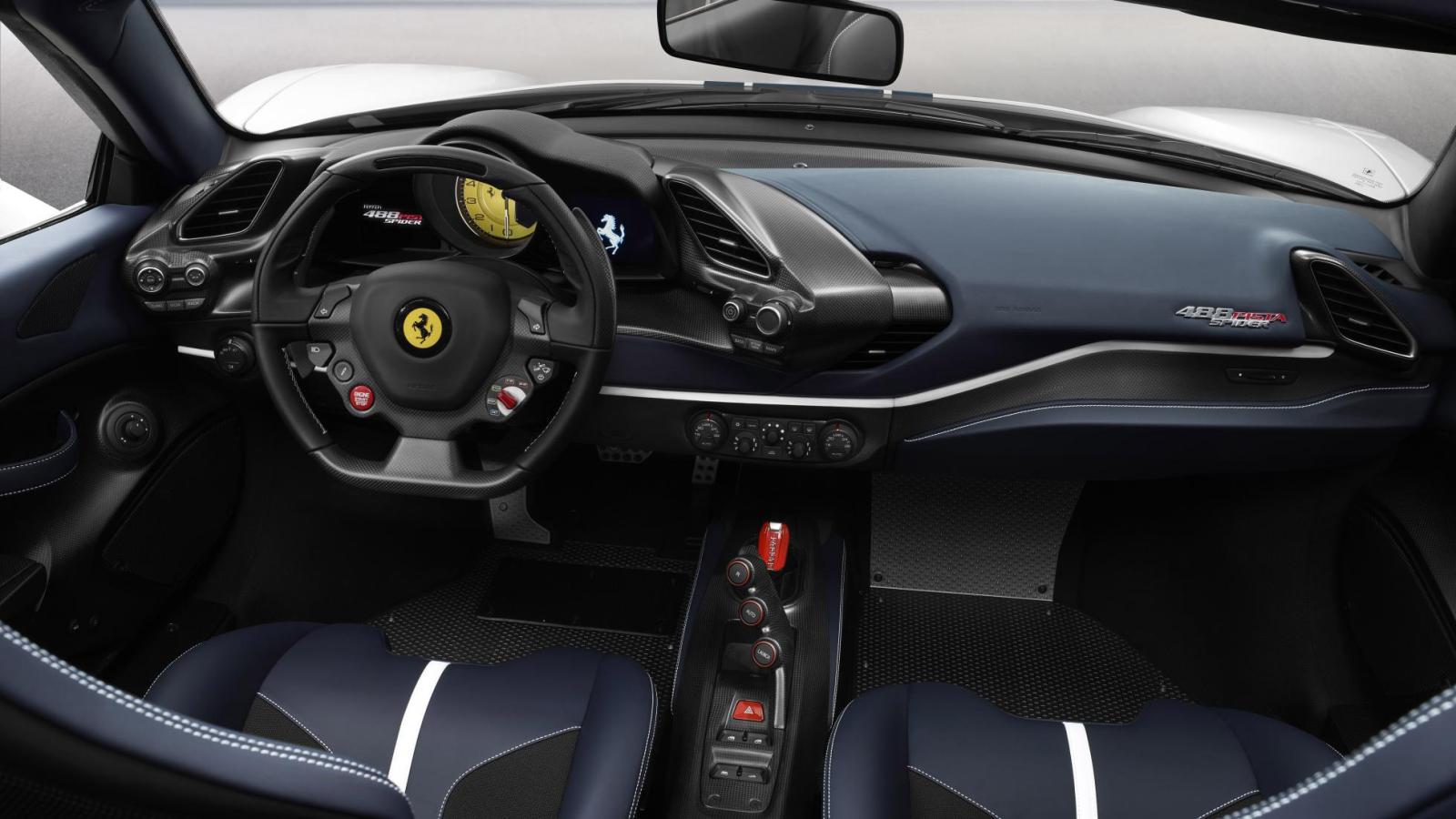 8_ferrari_pista_spider_interior_2