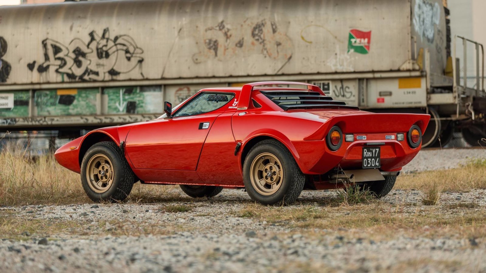1974-lancia-stratos-hf-stradale-for-sale-1-f67348292f
