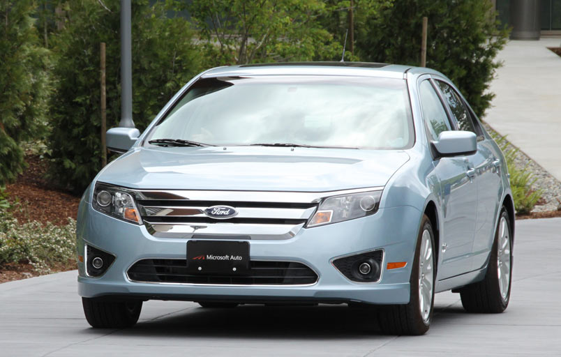 ford_fusion_hybrid_with_microsoft_sync