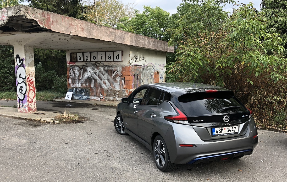 nissan-leaf-2018-exterior-8