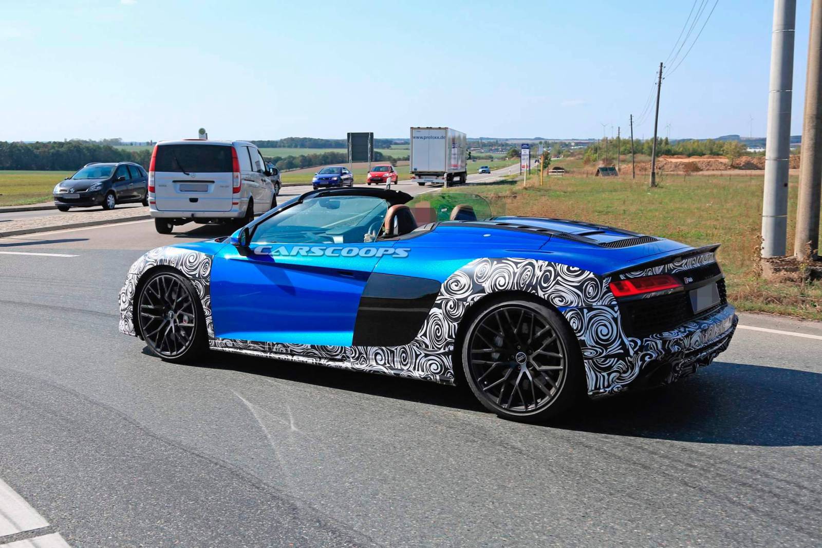 e5042524-2019-audi-r8-spyder-spy-shots-7