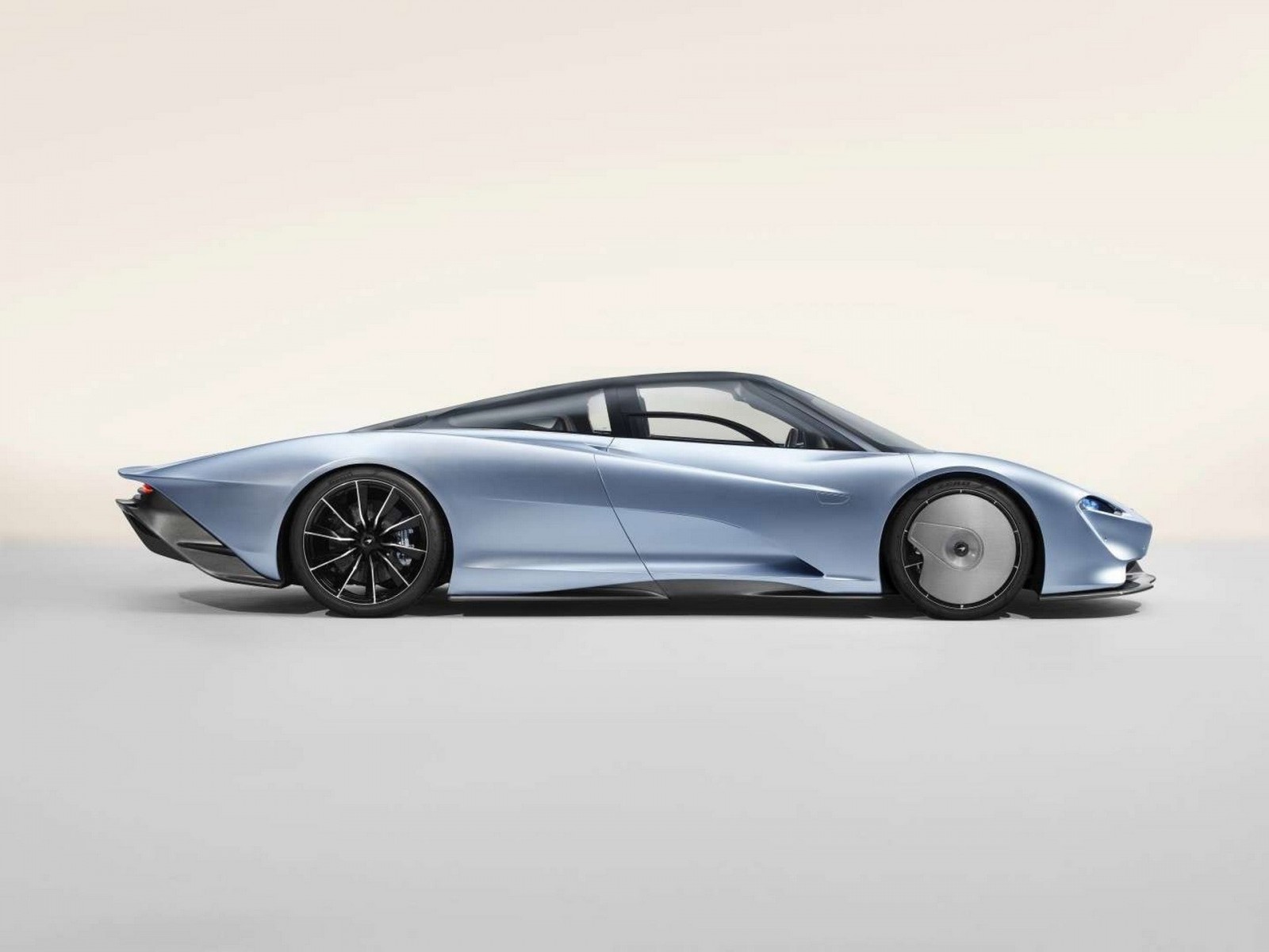 42bf8961-mclaren-speedtail-3_1