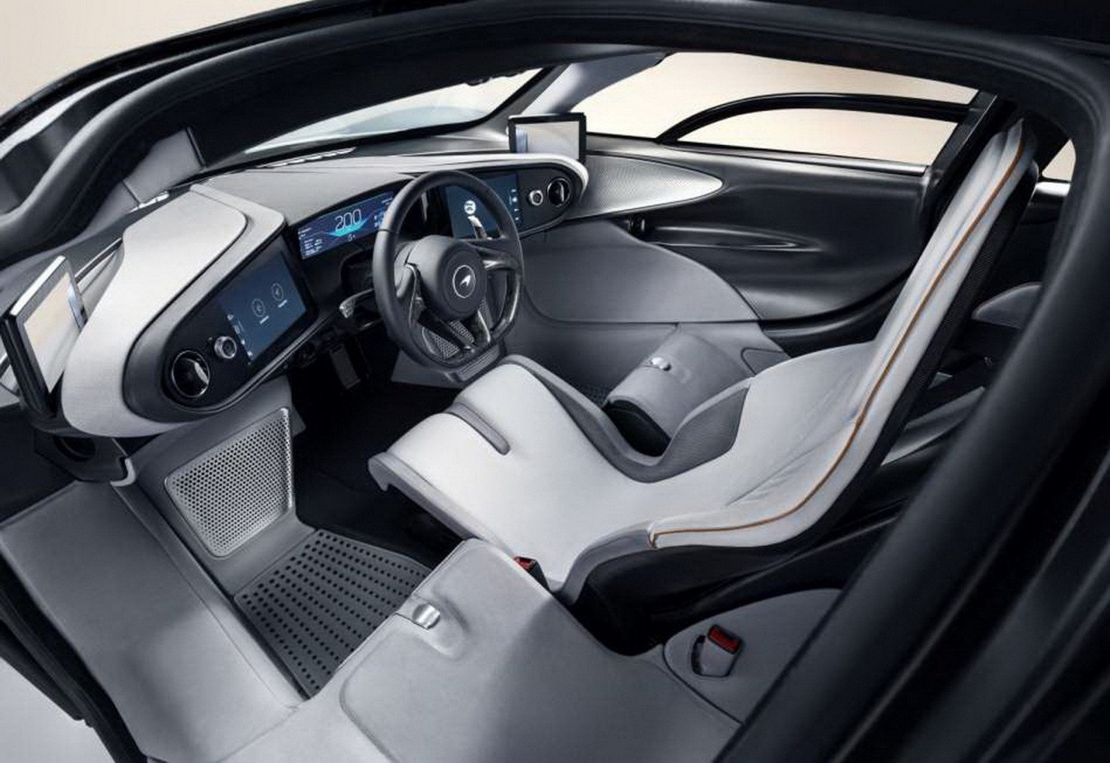 81123c0c-mclaren-speedtail-4_1