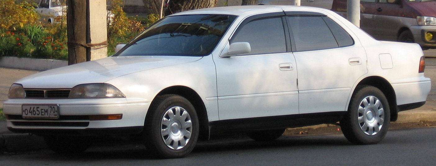 1990_toyota_camry_japanese_spec_01_cropped
