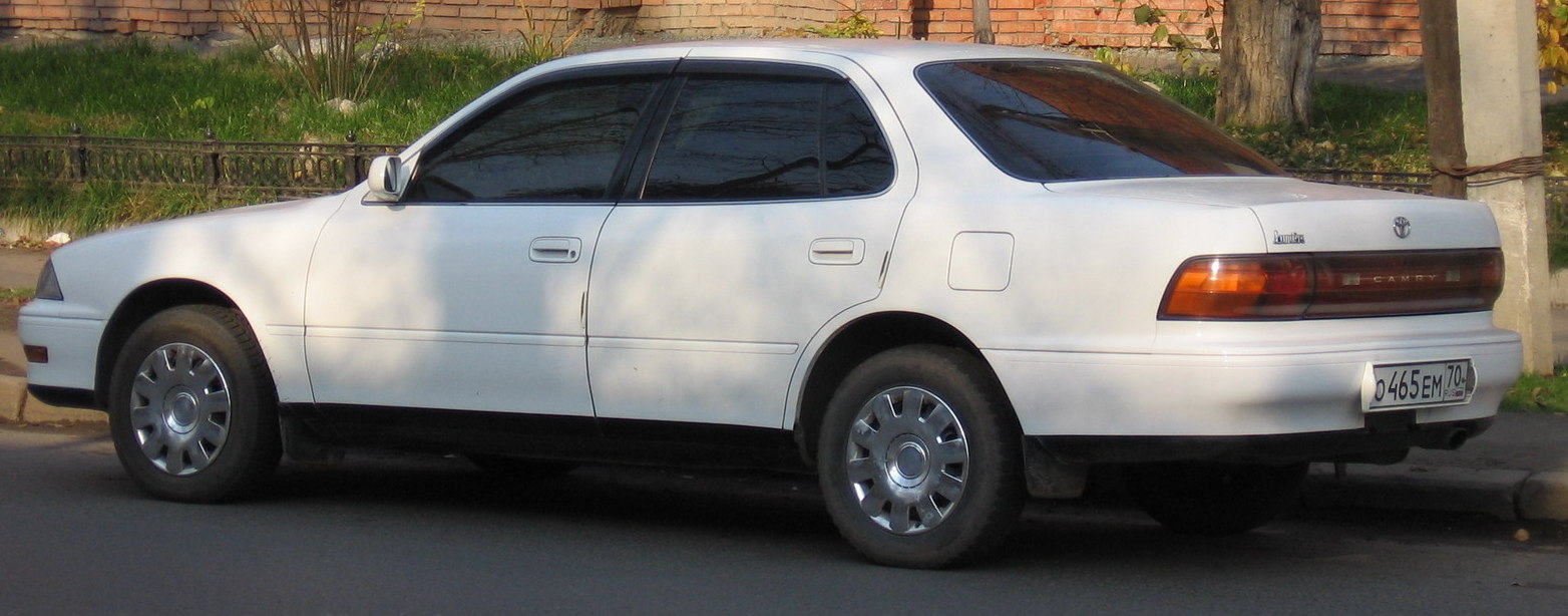1990_toyota_camry_japanese_spec_02_cropped