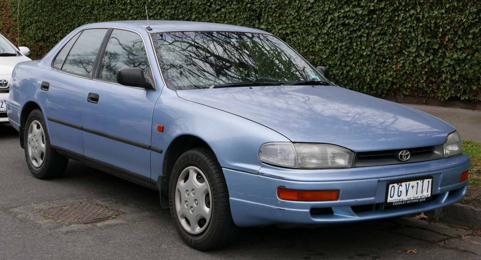 1997_toyota_camry_sxv10r_intrigue_sedan_2015-07-09_01