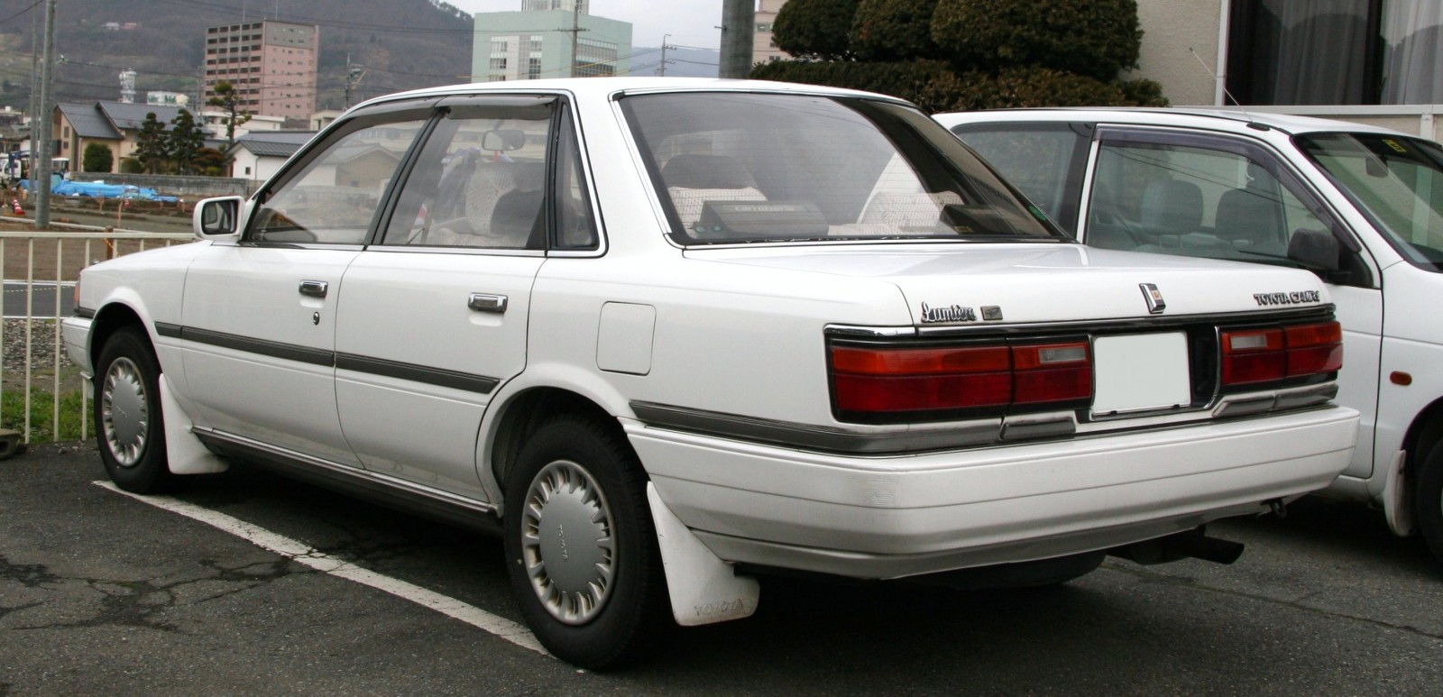 2nd_generation_toyota_camry_rear