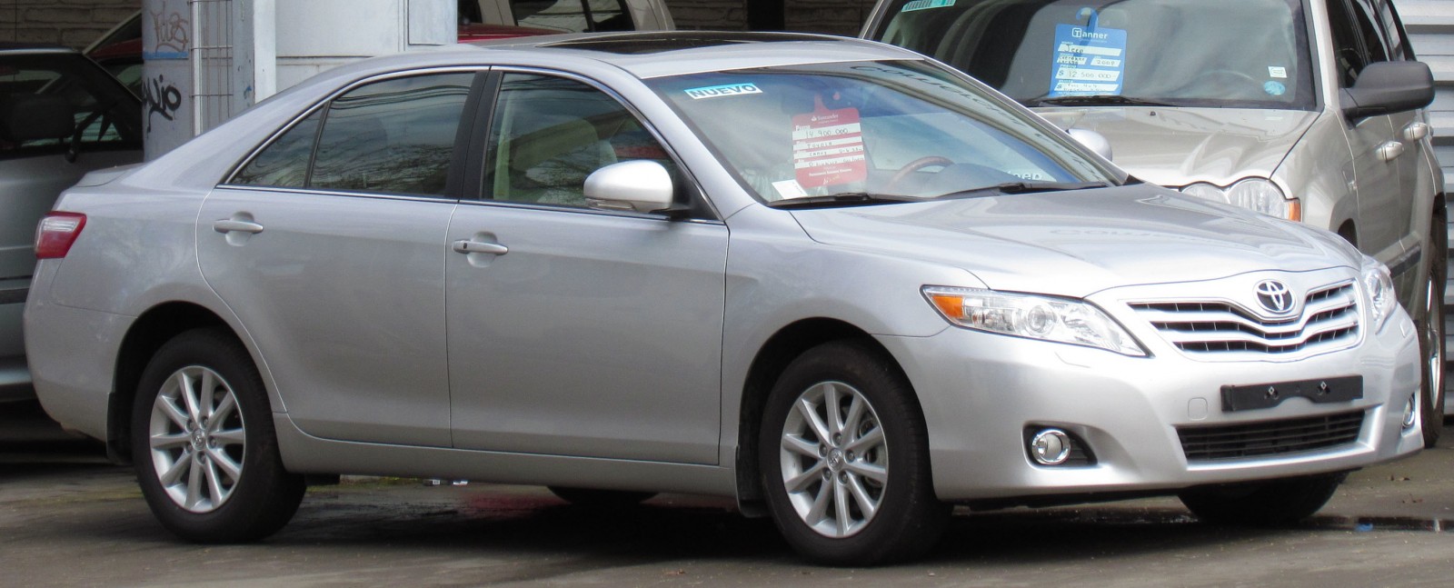 toyota_camry_v6_2012_13681073383_cropped
