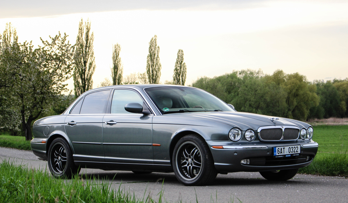 jaguar-xj8-x350-exterior-12