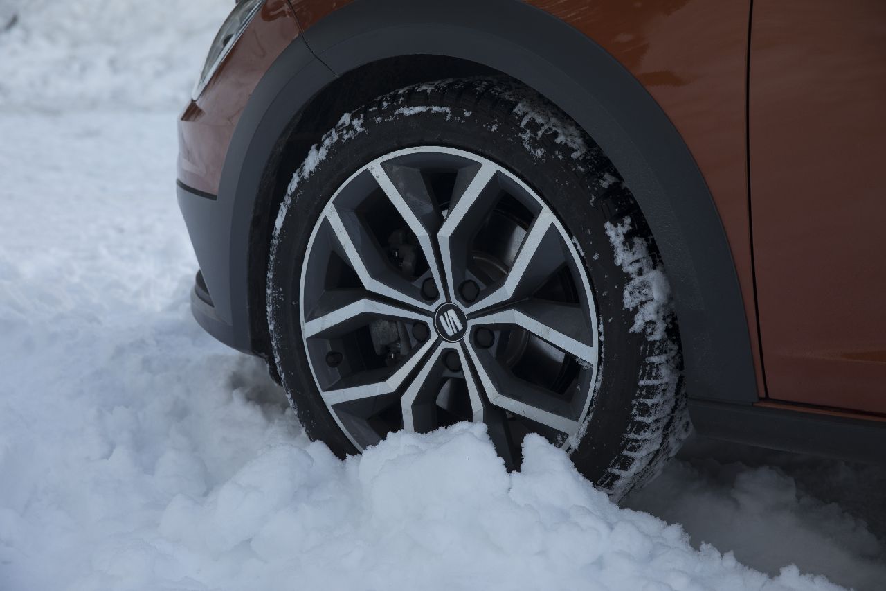 drive-on-snow-like-a-pro_05_small