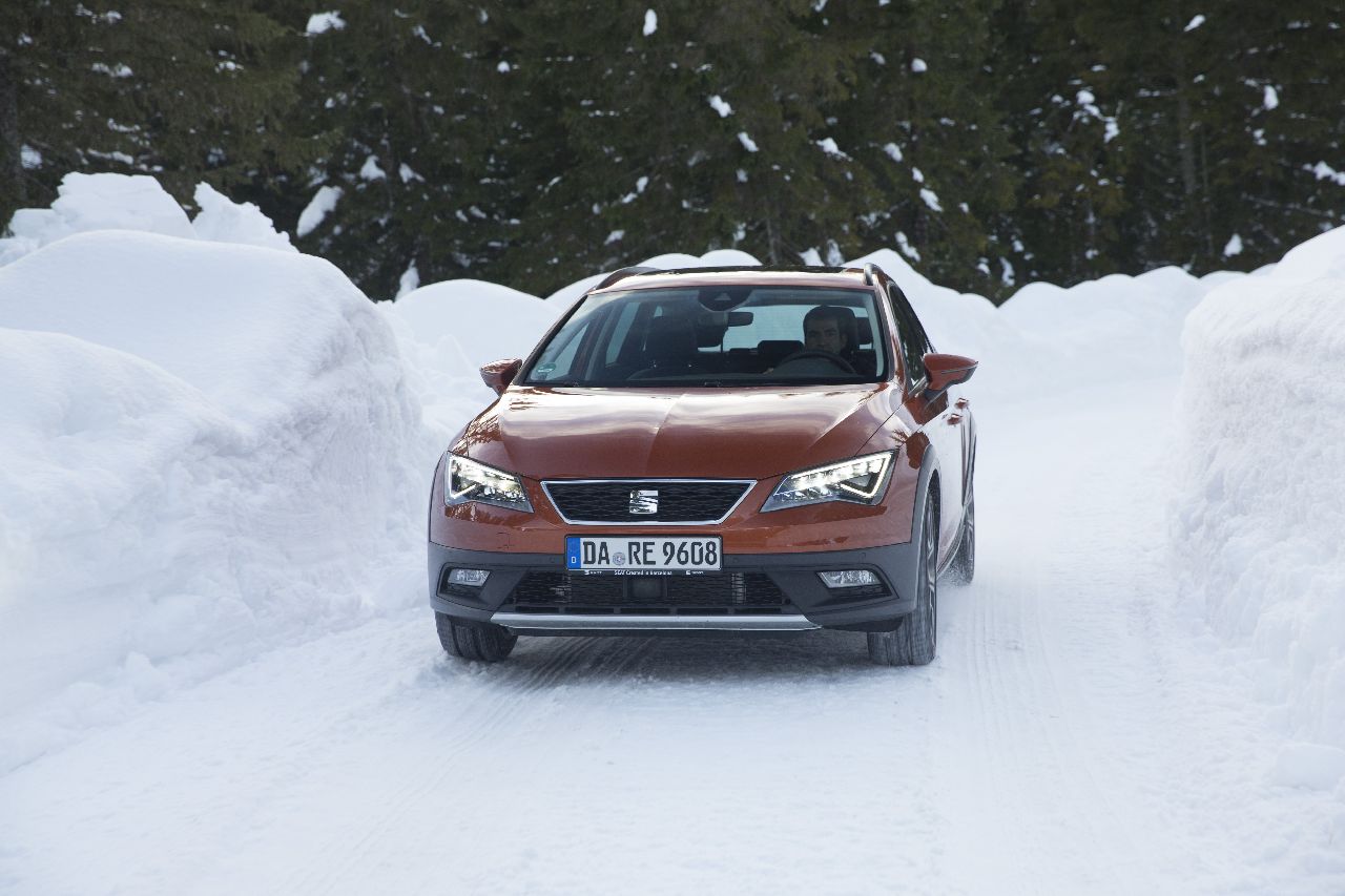 drive-on-snow-like-a-pro_06_small