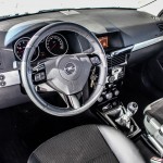 opel-astra-h-interior-1