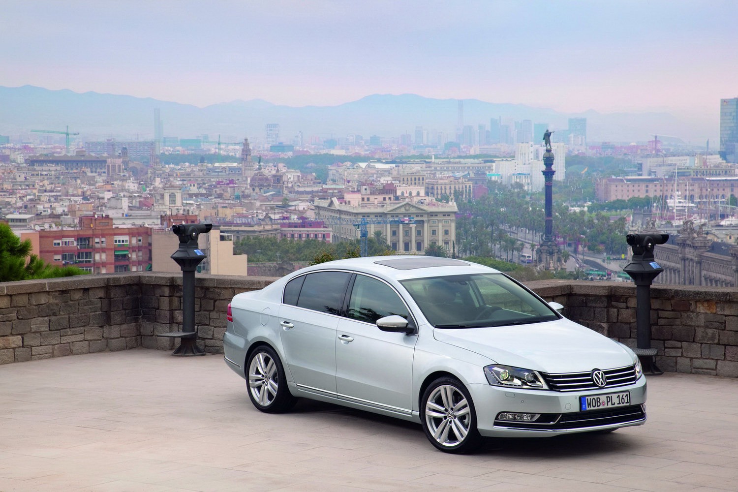 2011-vw-passat-48