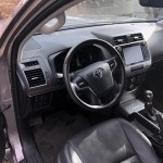 toyota-land-cruiser-interior-8
