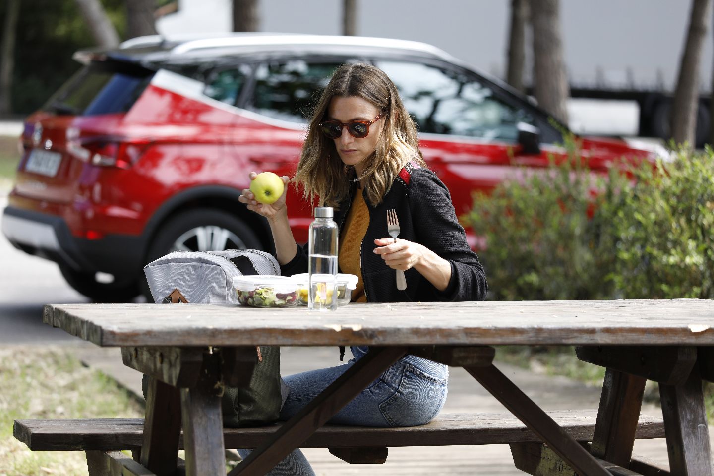 what-kind-of-food-sits-well-with-driving_03_small
