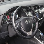 toyota-auris-hybrid-interior-1